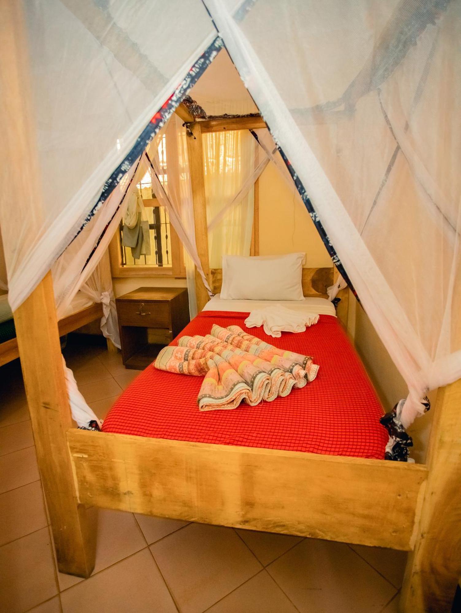 The Secret Garden Hotel Moshi Rom bilde